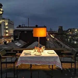 Homestay Ghostel 1st: Alternative Arts Experience For Creative Minds, Charleroi