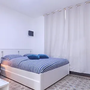 Apartment Maison Lydie - Meuble De 3 Etoiles, Charleroi