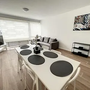 Apartment Tirou 5 Centre - Gare - Aeroport, Charleroi