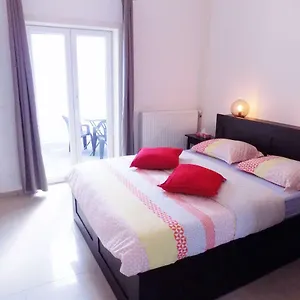 Apartment La Lodelinsartoise - Meuble De 3 Cles, Charleroi